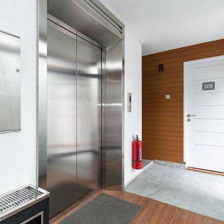 Reddoorz Premium Near Centre Point Mall Медан Екстер'єр фото