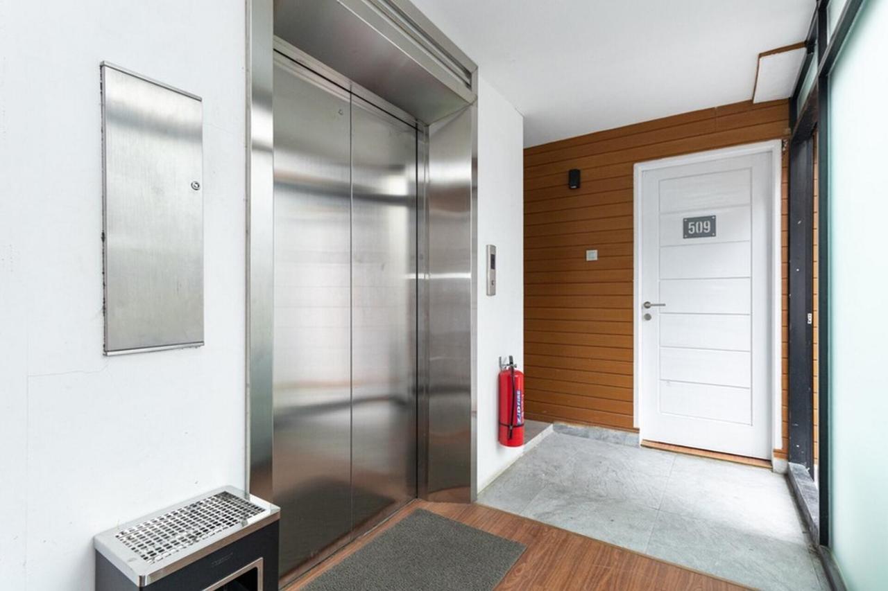 Reddoorz Premium Near Centre Point Mall Медан Екстер'єр фото