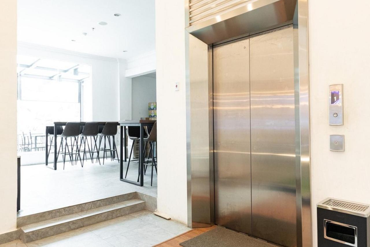 Reddoorz Premium Near Centre Point Mall Медан Екстер'єр фото