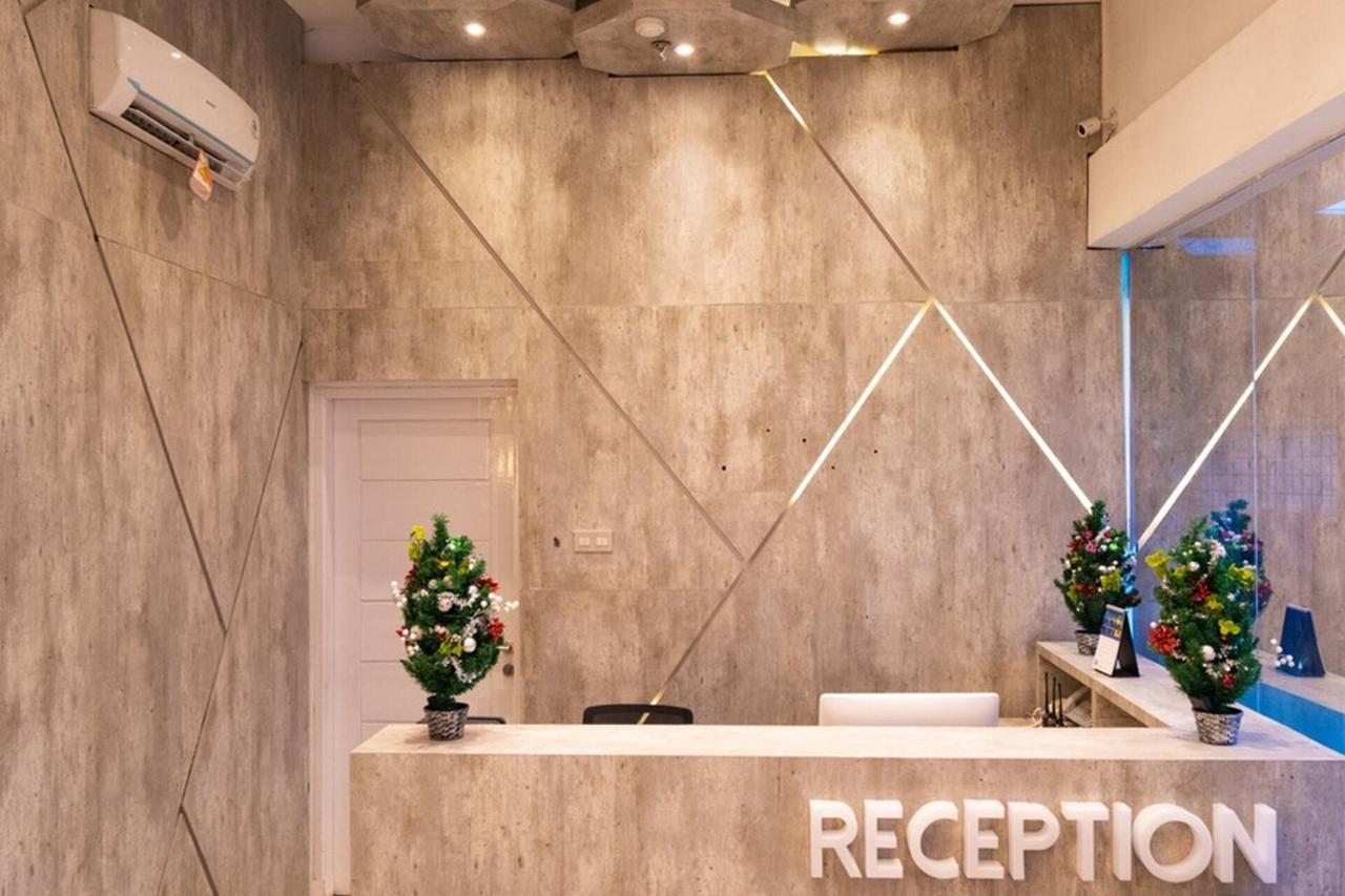 Reddoorz Premium Near Centre Point Mall Медан Екстер'єр фото